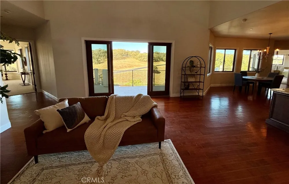 2040 Vista De La Vina Templeton, CA 93465