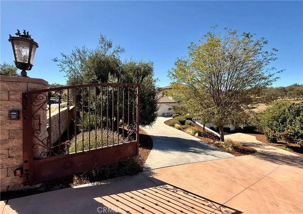 2040 Vista De La Vina Templeton, CA 93465