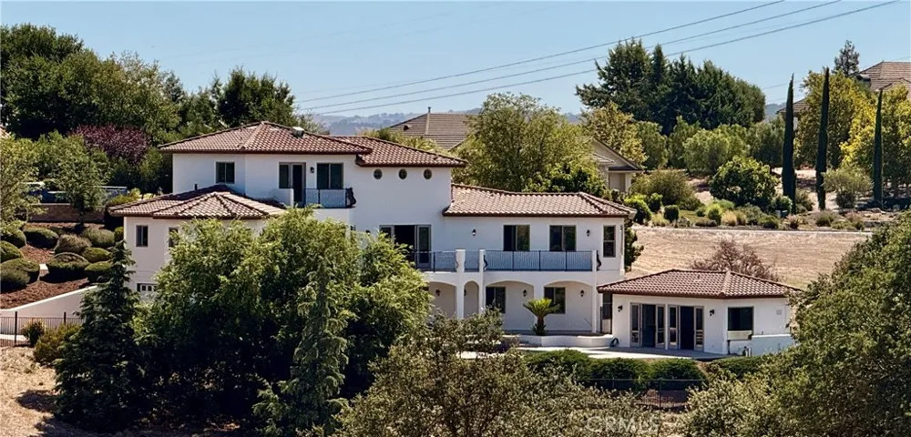 2040 Vista De La Vina Templeton, CA 93465
