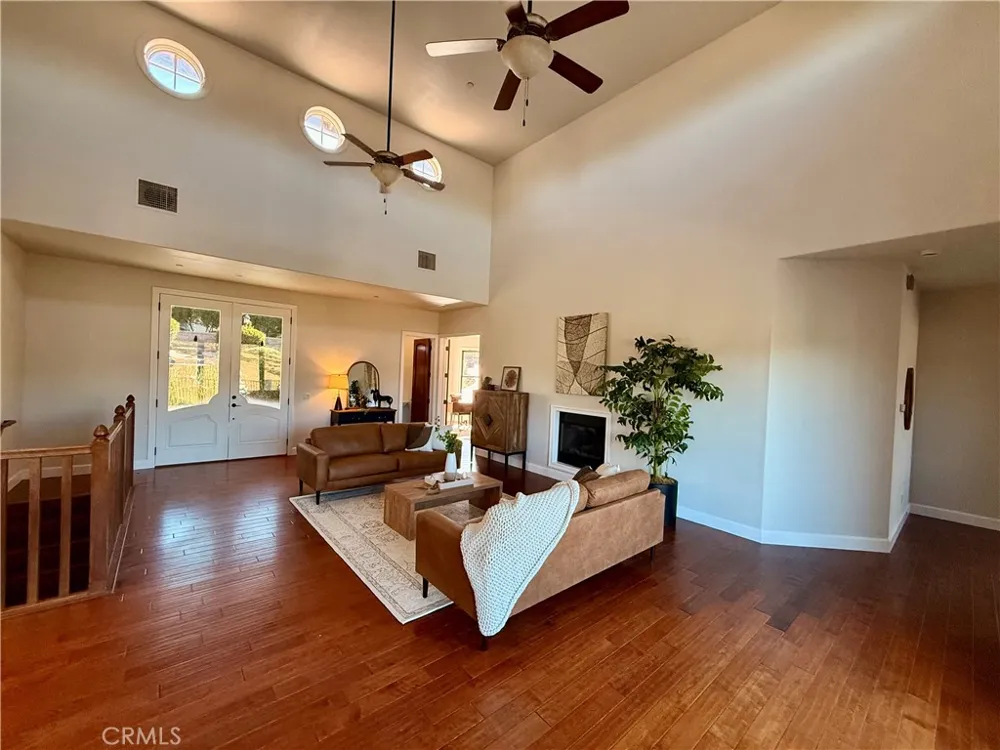 2040 Vista De La Vina Templeton, CA 93465