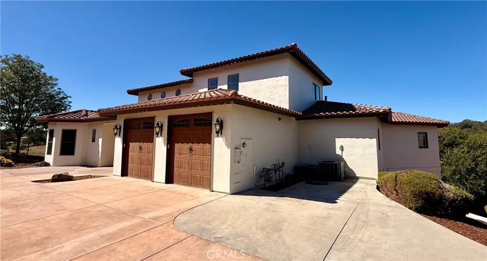 2040 Vista De La Vina Templeton, CA 93465