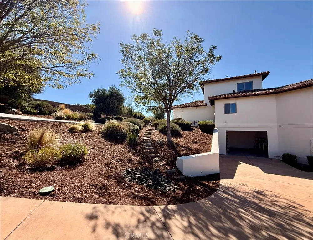 2040 Vista De La Vina Templeton, CA 93465