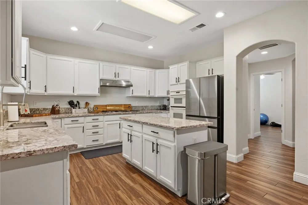 3320 W Glendale Visalia, CA 93291