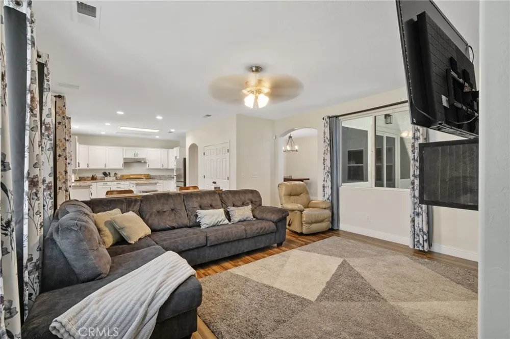 3320 W Glendale Visalia, CA 93291
