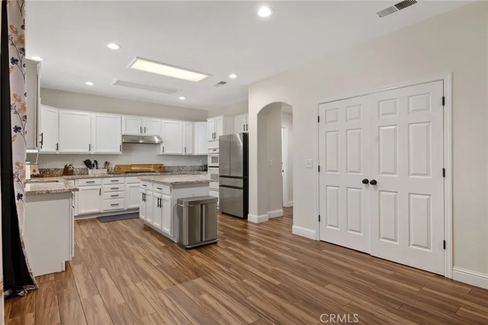 3320 W Glendale Visalia, CA 93291