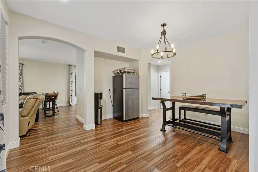 3320 W Glendale Visalia, CA 93291