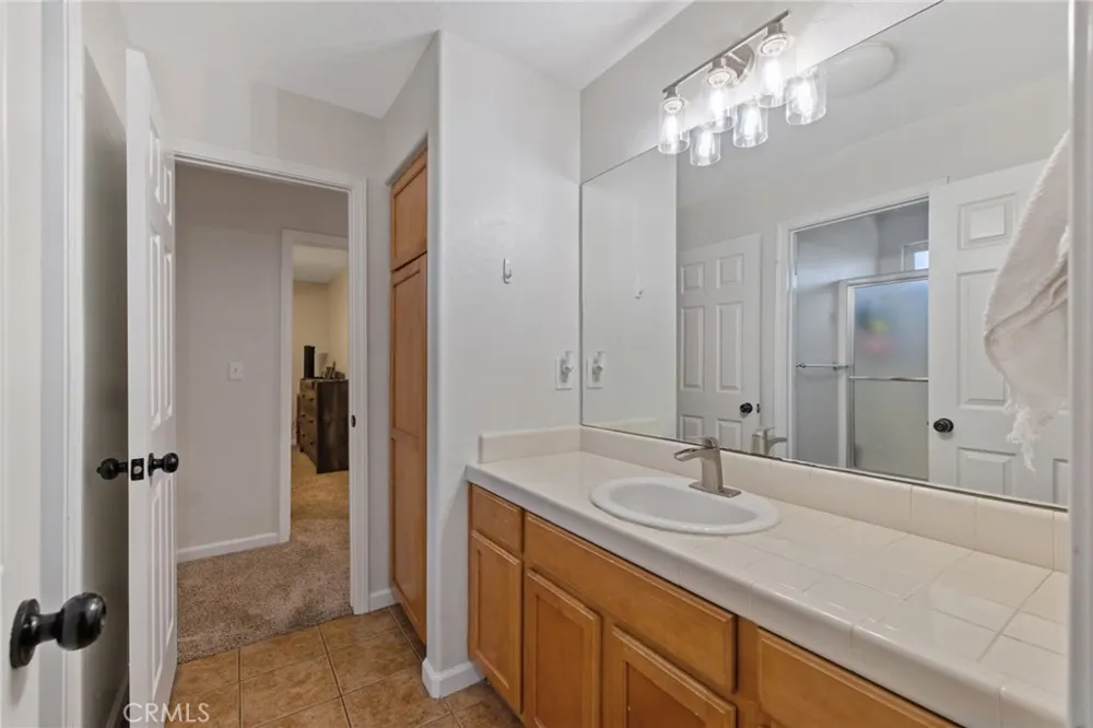 3320 W Glendale Visalia, CA 93291