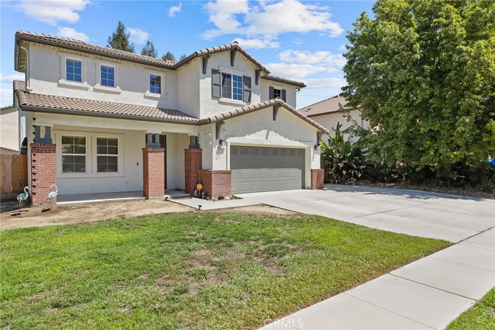 3320 W Glendale Visalia, CA 93291