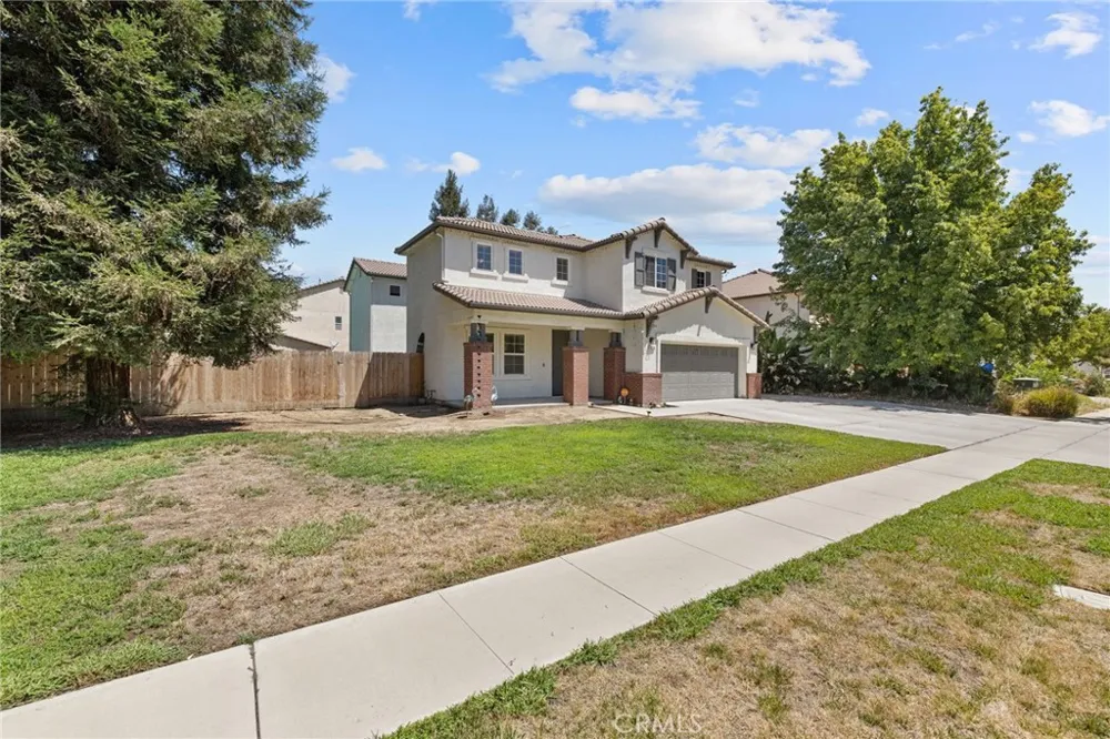 3320 W Glendale Visalia, CA 93291