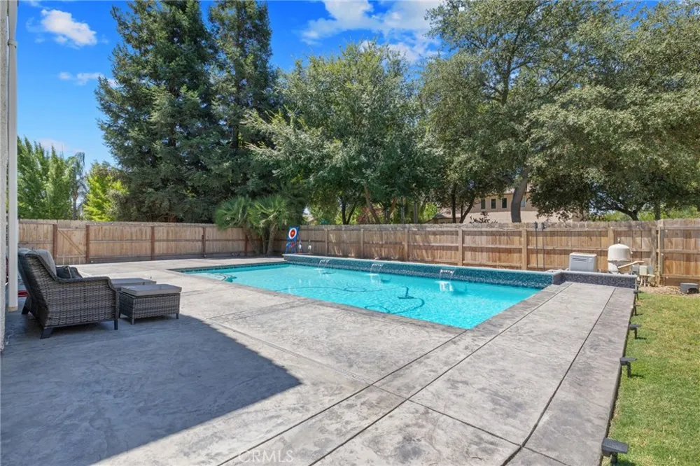 3320 W Glendale Visalia, CA 93291