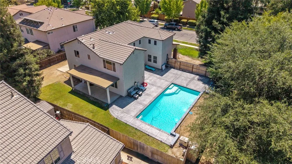 3320 W Glendale Visalia, CA 93291