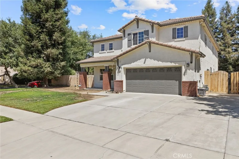 3320 W Glendale Visalia, CA 93291