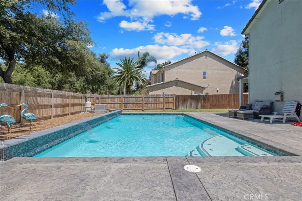3320 W Glendale Visalia, CA 93291