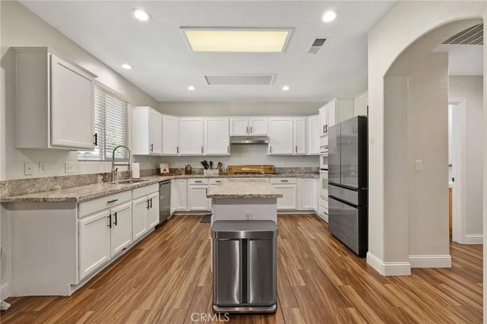 3320 W Glendale Visalia, CA 93291