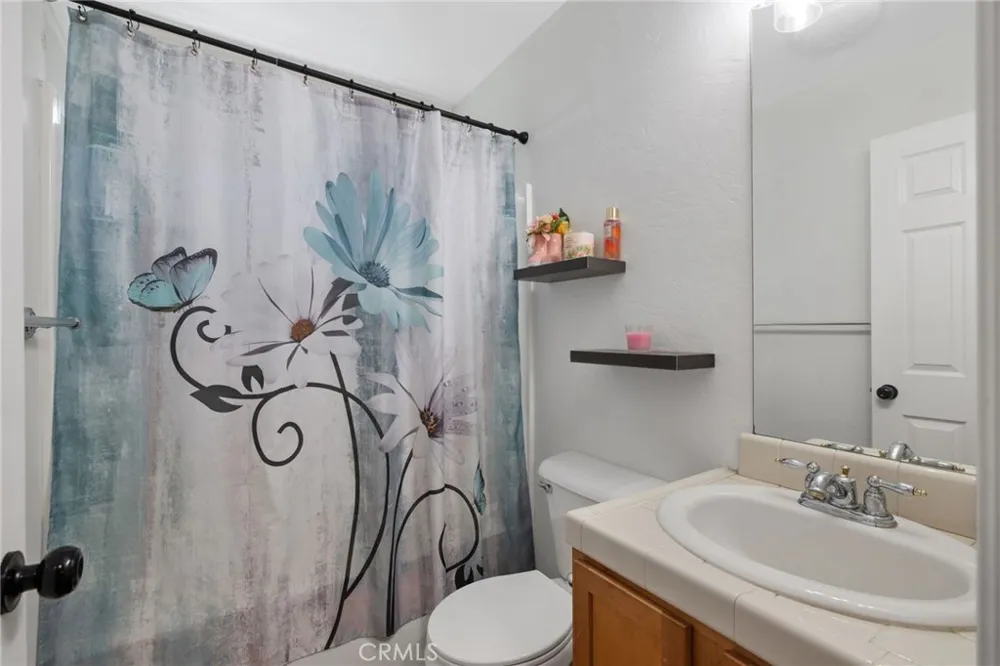 3320 W Glendale Visalia, CA 93291
