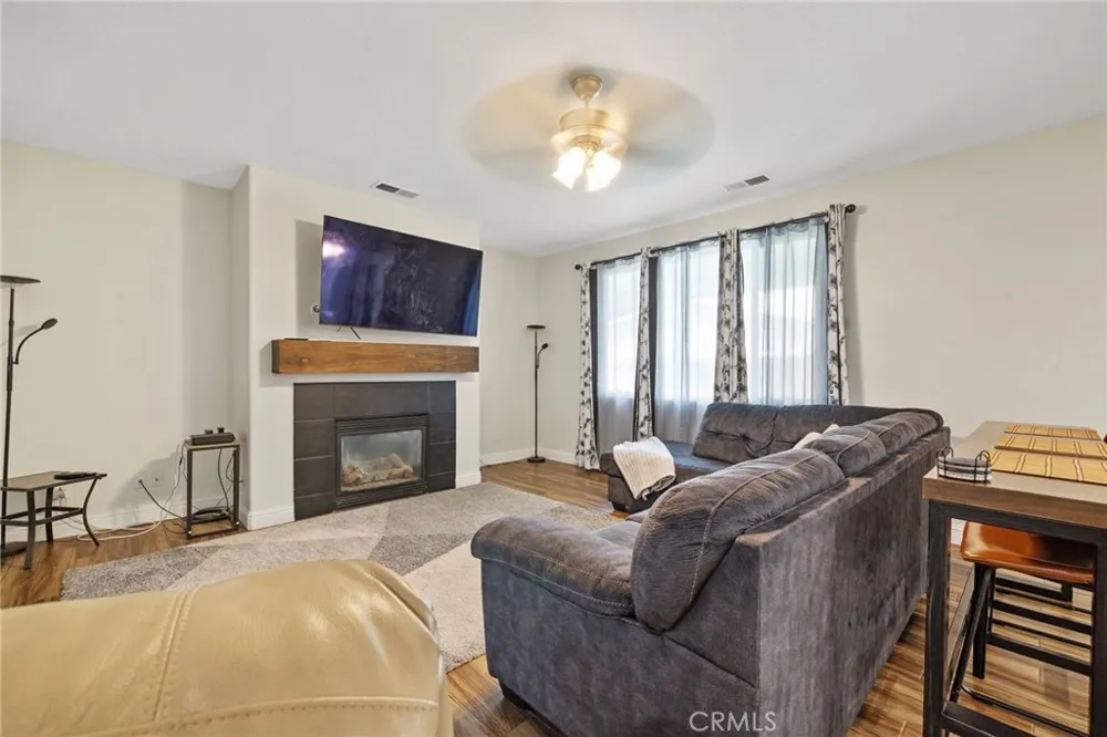 3320 W Glendale Visalia, CA 93291