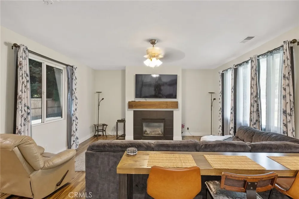3320 W Glendale Visalia, CA 93291