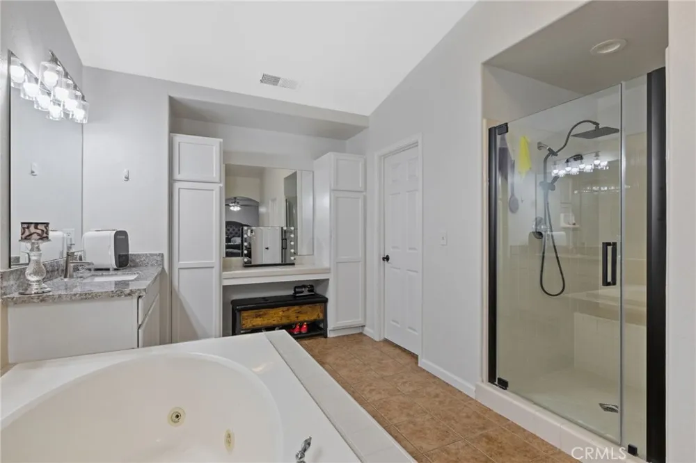 3320 W Glendale Visalia, CA 93291