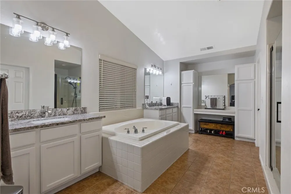 3320 W Glendale Visalia, CA 93291