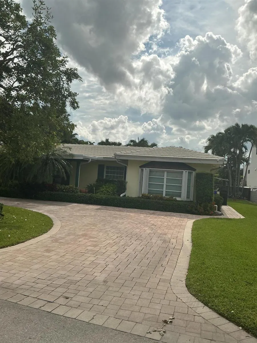 210 PALM TRAIL Delray Beach, FL 33483