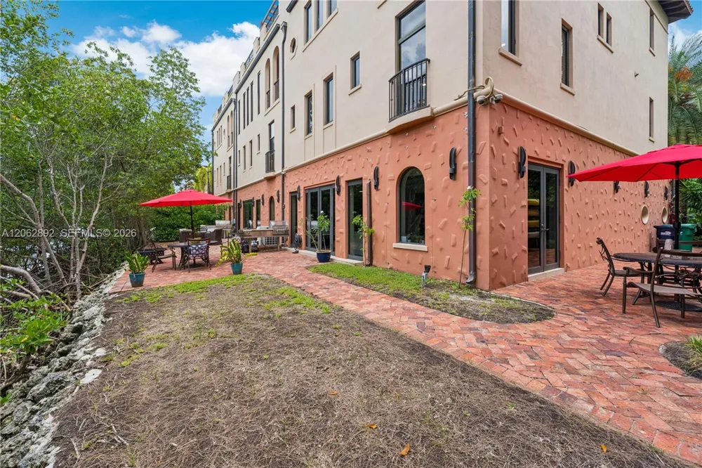 6234 Paradise Point Drive #6234 Palmetto Bay, FL 33157