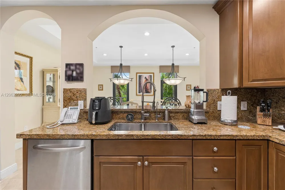 6234 Paradise Point Drive #6234 Palmetto Bay, FL 33157