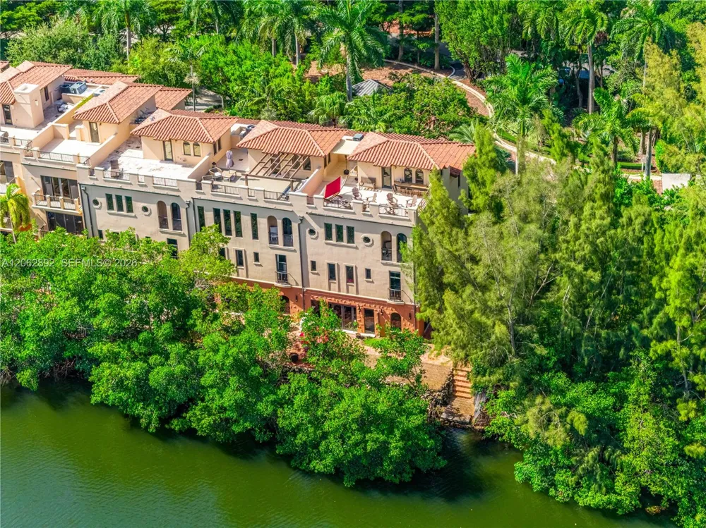 6234 Paradise Point Drive #6234 Palmetto Bay, FL 33157