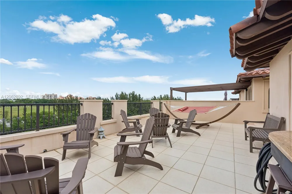 6234 Paradise Point Drive #6234 Palmetto Bay, FL 33157