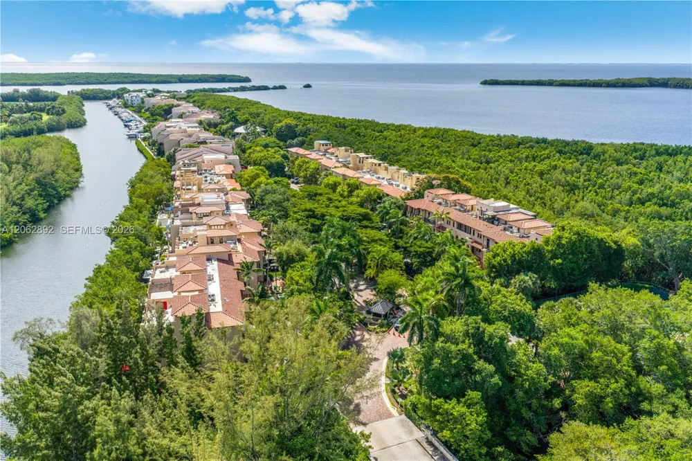 6234 Paradise Point Drive #6234 Palmetto Bay, FL 33157