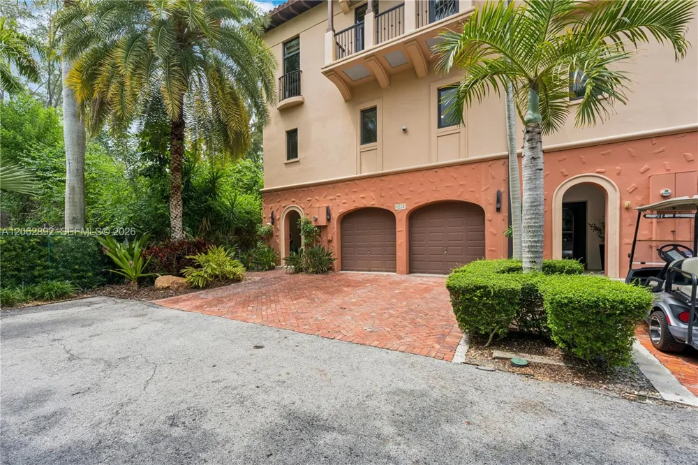 6234 Paradise Point Drive #6234 Palmetto Bay, FL 33157