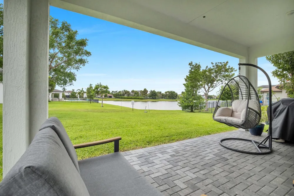 1304 Whitcombe Drive Royal Palm Beach, FL 33411