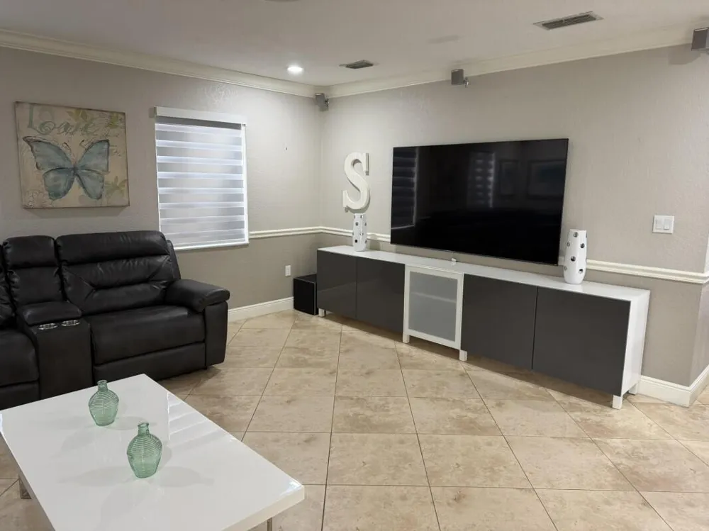 16820 NW 80th Court Hialeah, FL 33016