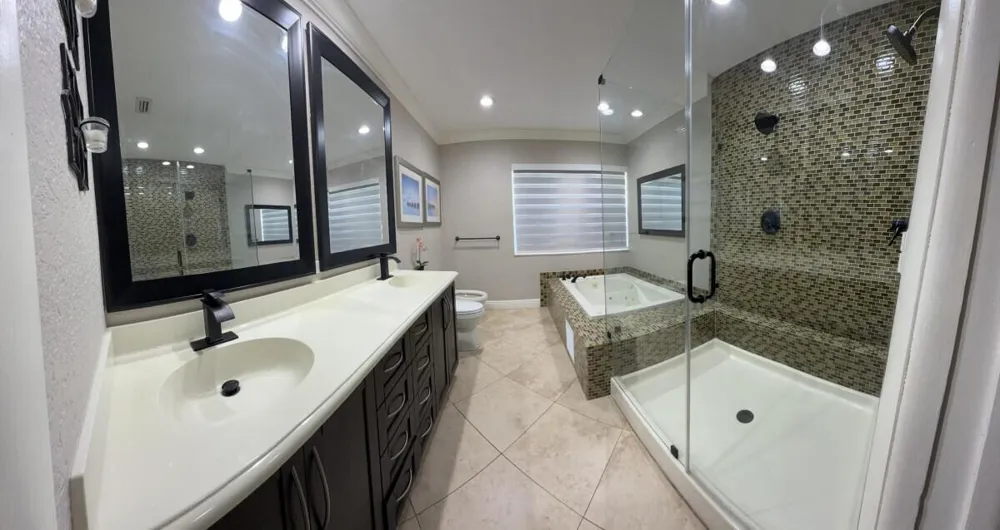 16820 NW 80th Court Hialeah, FL 33016