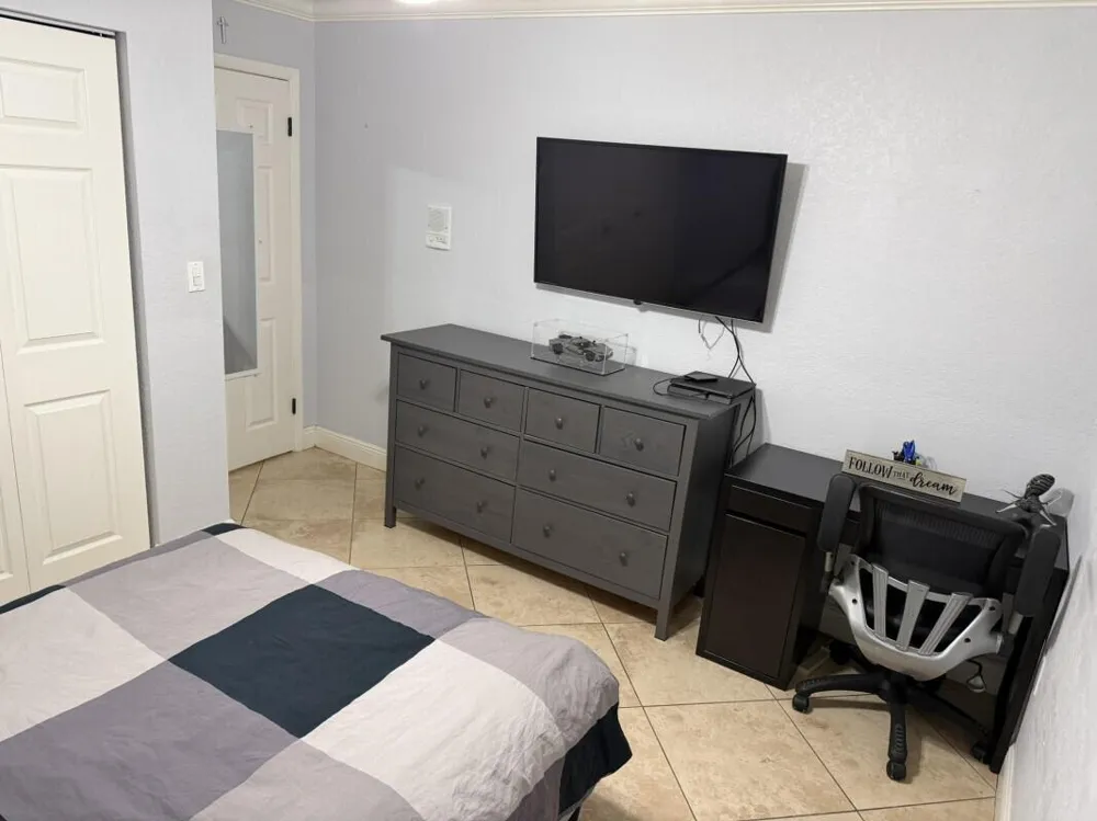 16820 NW 80th Court Hialeah, FL 33016