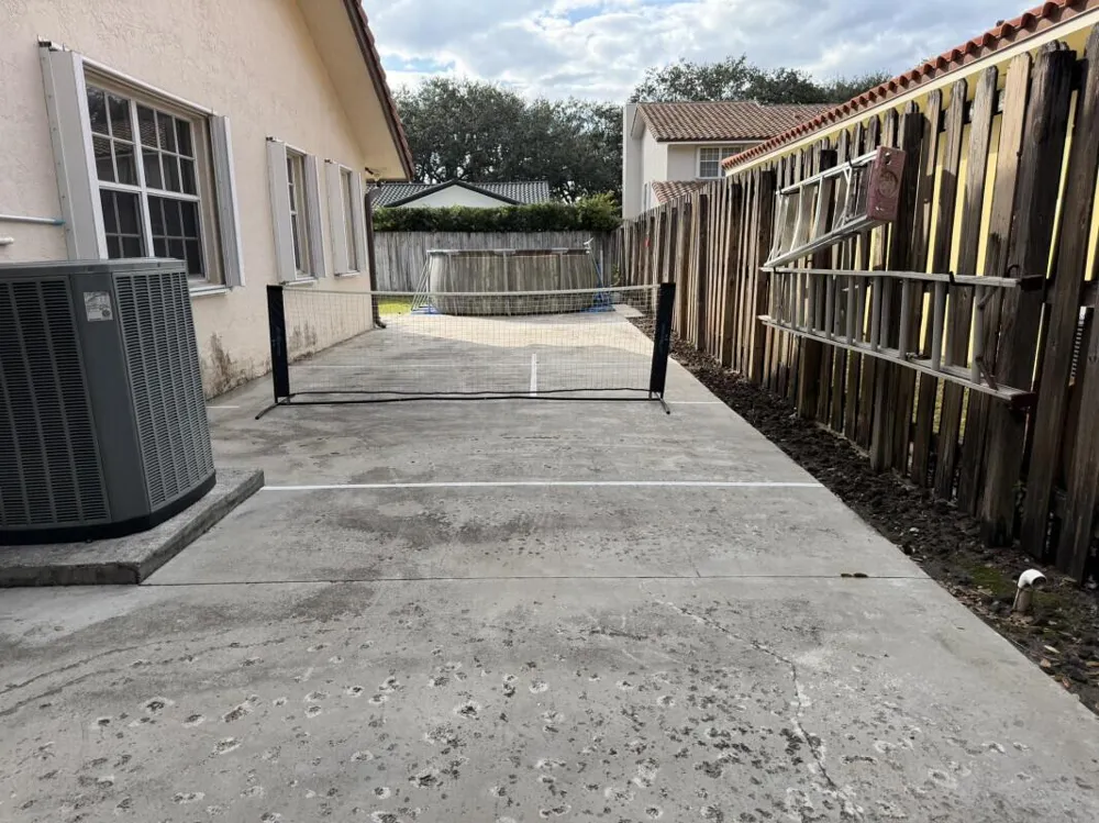 16820 NW 80th Court Hialeah, FL 33016