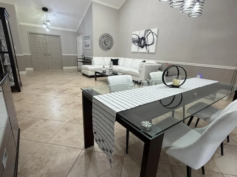 16820 NW 80th Court Hialeah, FL 33016