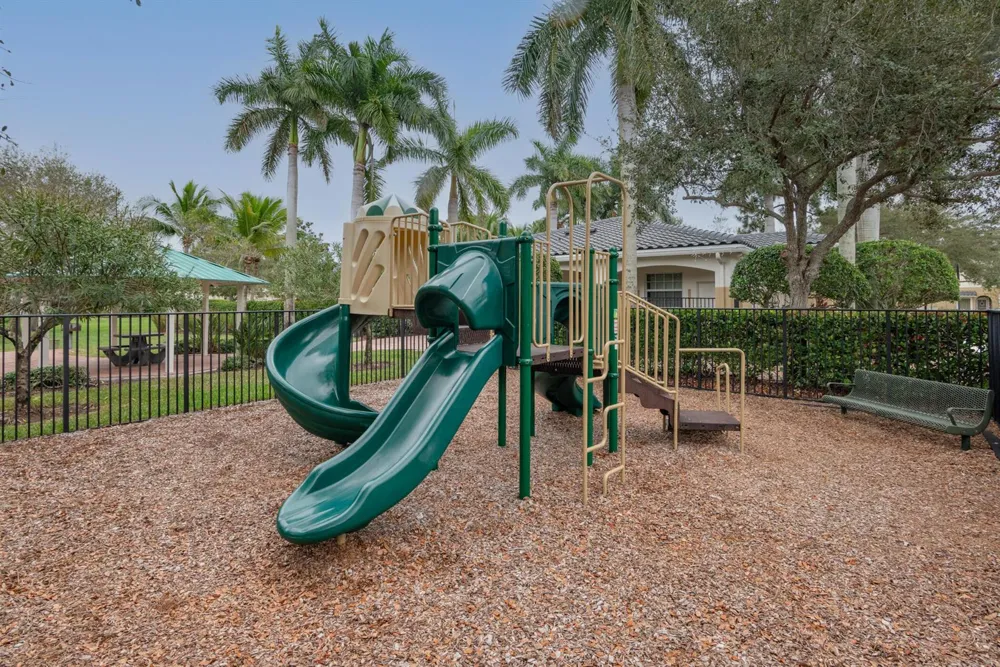 1600 SE SHEFFIELD TERRACE #201 Stuart, FL 34994