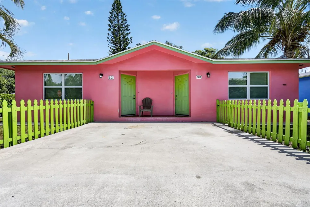 201 Palm Street #203 Lantana, FL 33462