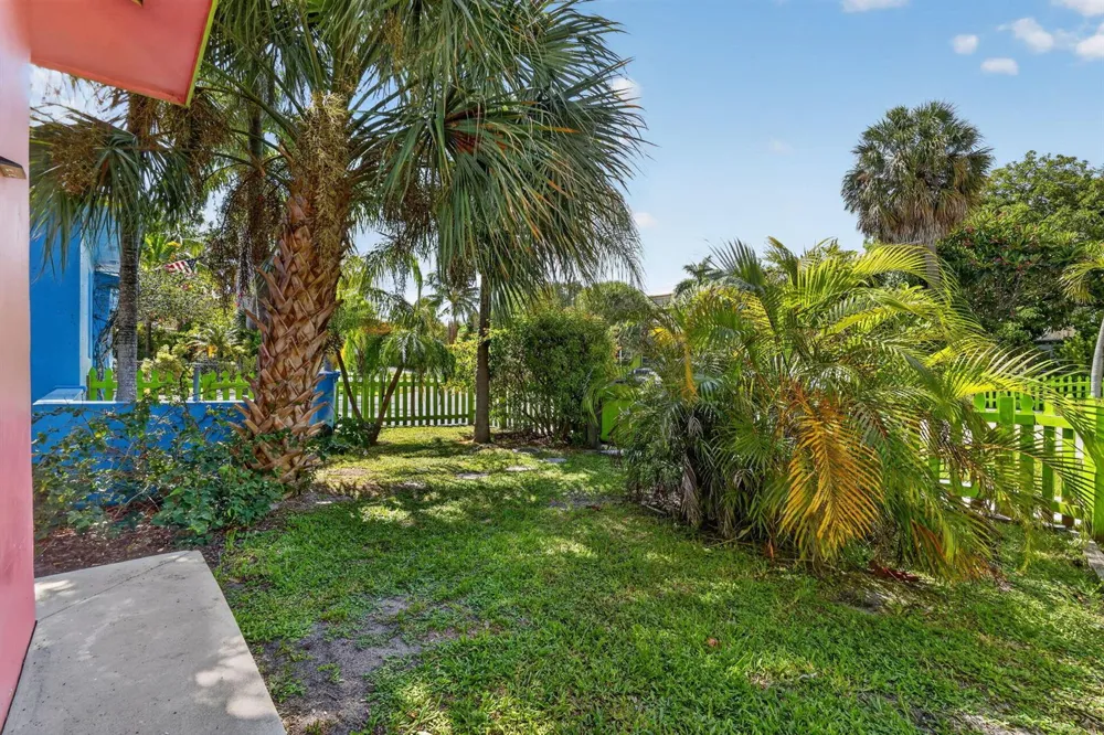201 Palm Street #203 Lantana, FL 33462