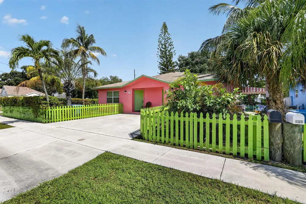 201 Palm Street #203 Lantana, FL 33462