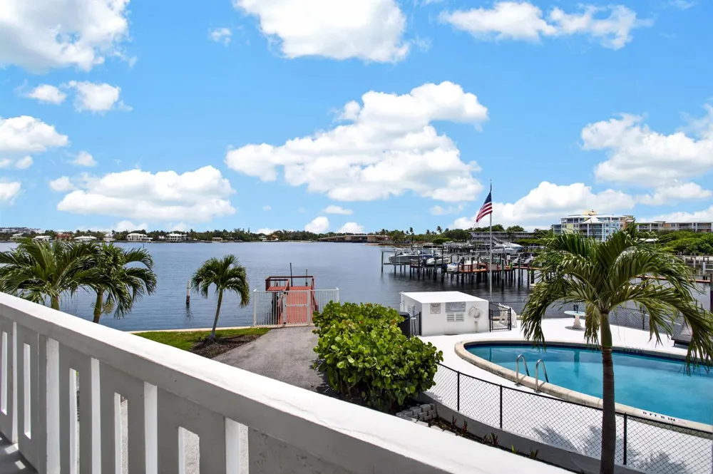 231 E Lantana Road #204 Lantana, FL 33462