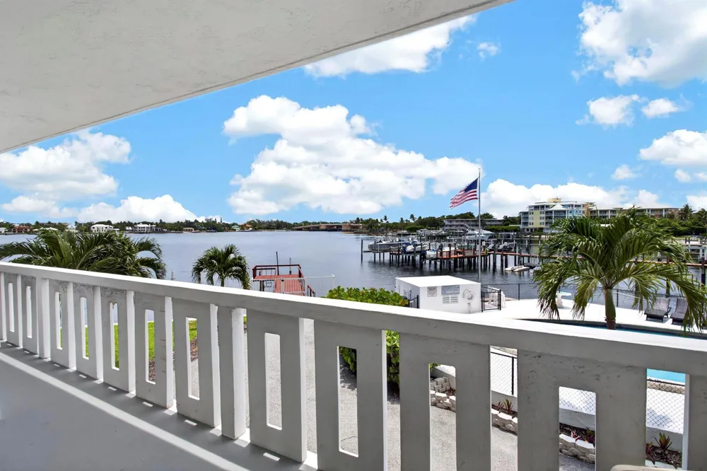 231 E Lantana Road #204 Lantana, FL 33462