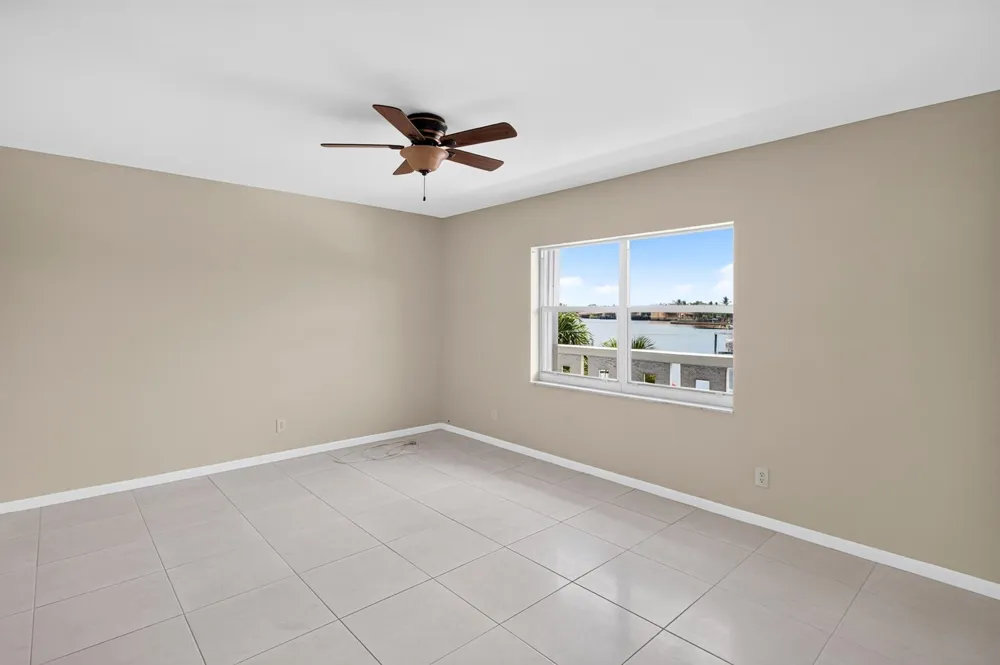 231 E Lantana Road #204 Lantana, FL 33462