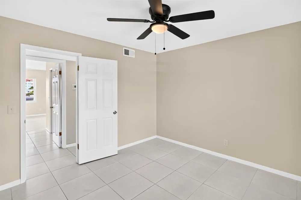 231 E Lantana Road #204 Lantana, FL 33462