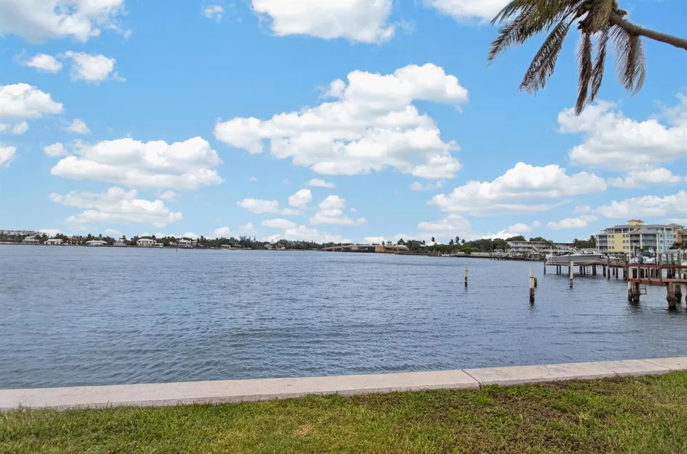 231 E Lantana Road #204 Lantana, FL 33462
