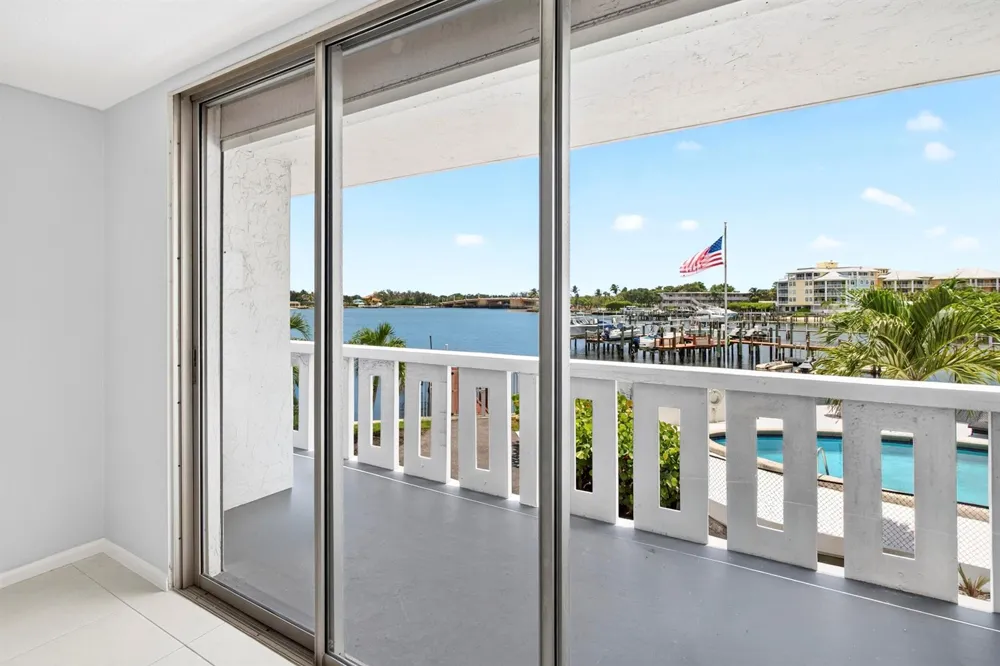 231 E Lantana Road #204 Lantana, FL 33462