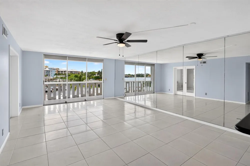 231 E Lantana Road #204 Lantana, FL 33462