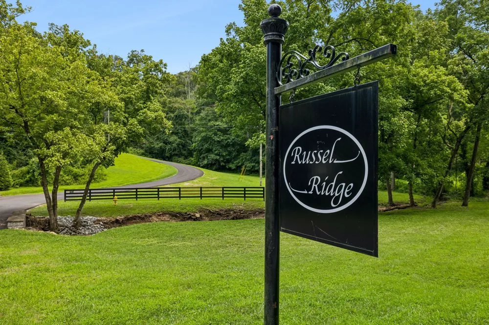 6017 Russell Ridge Ln Franklin, TN 37064