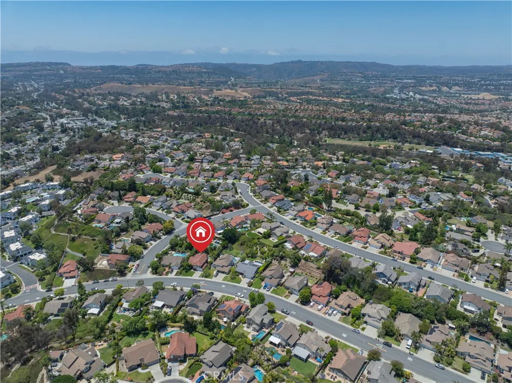 28501 El Sur Laguna Niguel, CA 92677