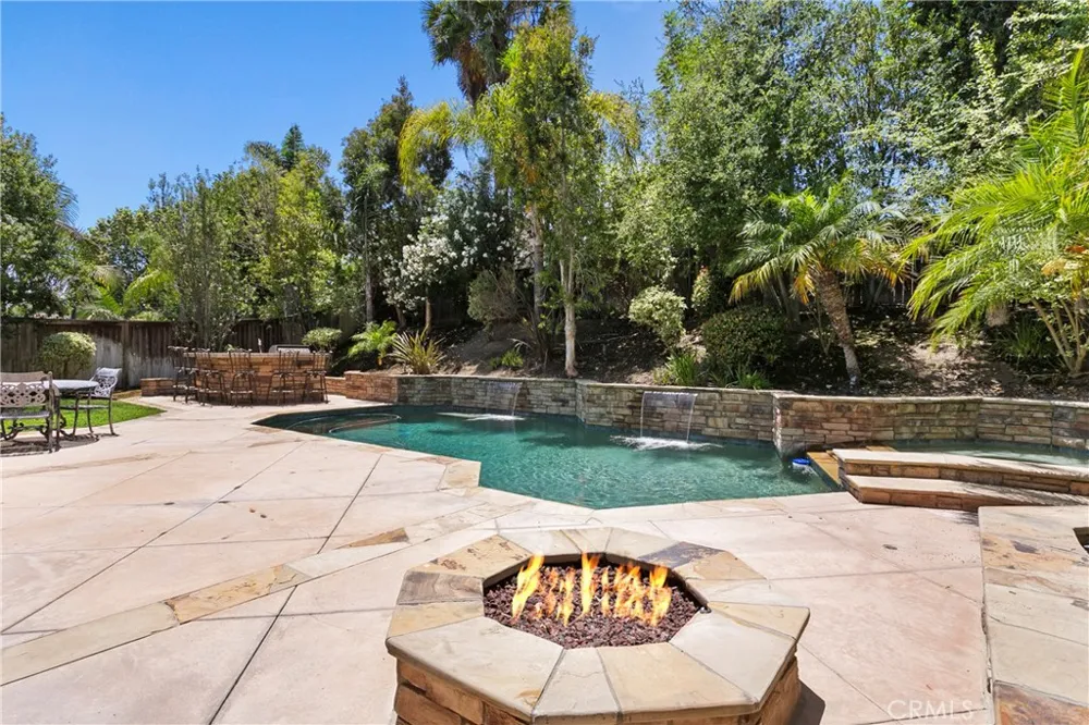 28501 El Sur Laguna Niguel, CA 92677